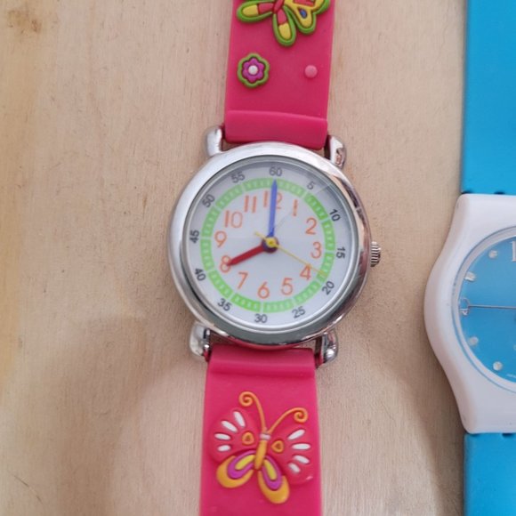 Watch Lot Broken For Parts Assorted Plastic Metal Pieces Missing Crafts As Is - Picture 2 of 11